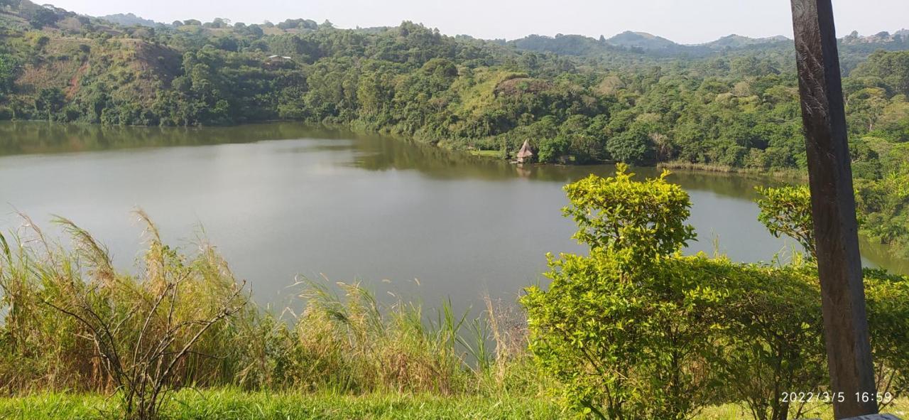 Mwamba Kelele Lodge Fort Portal Luaran gambar