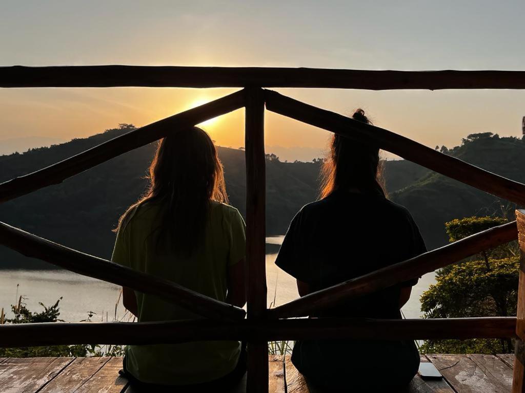 Mwamba Kelele Lodge Fort Portal Luaran gambar